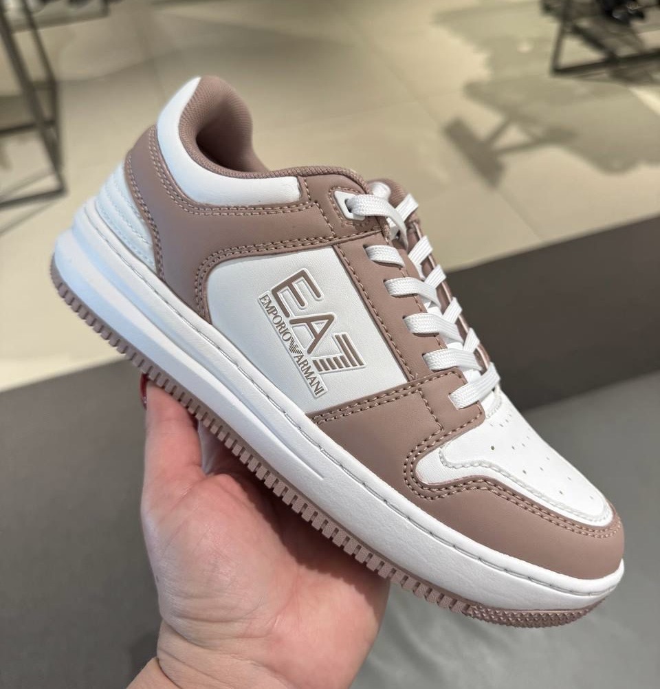 Кроссовки смотреть фото