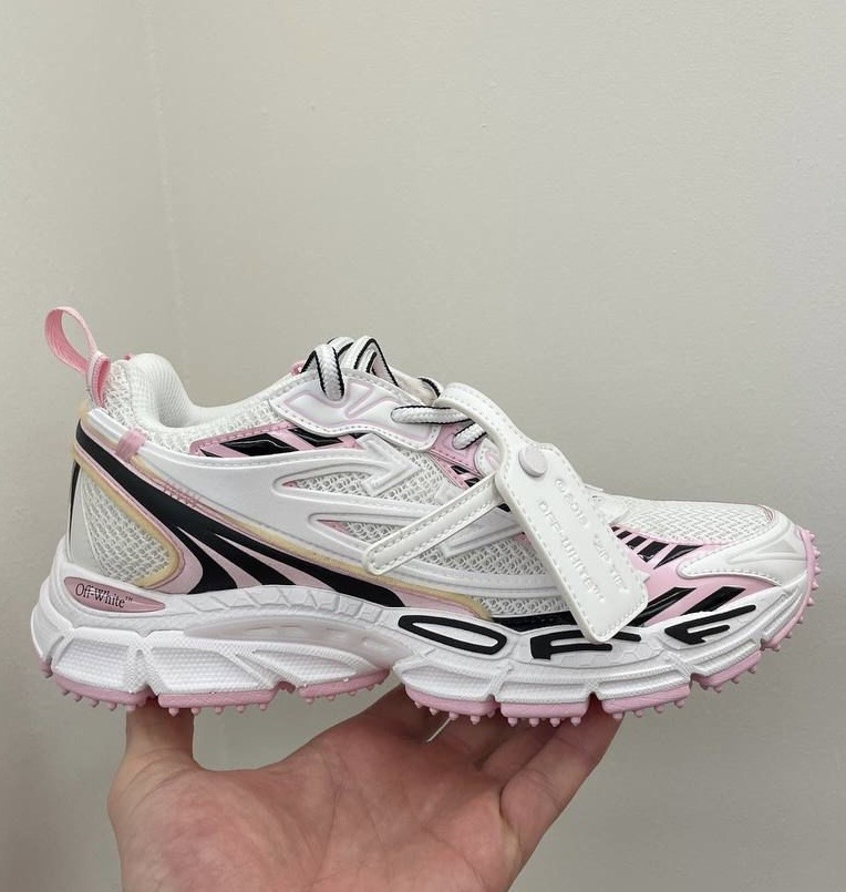 Кроссовки смотреть фото