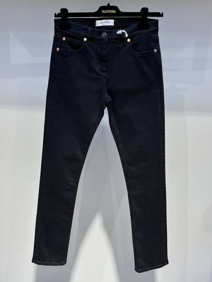 Джинсы Valentino смотреть фото
