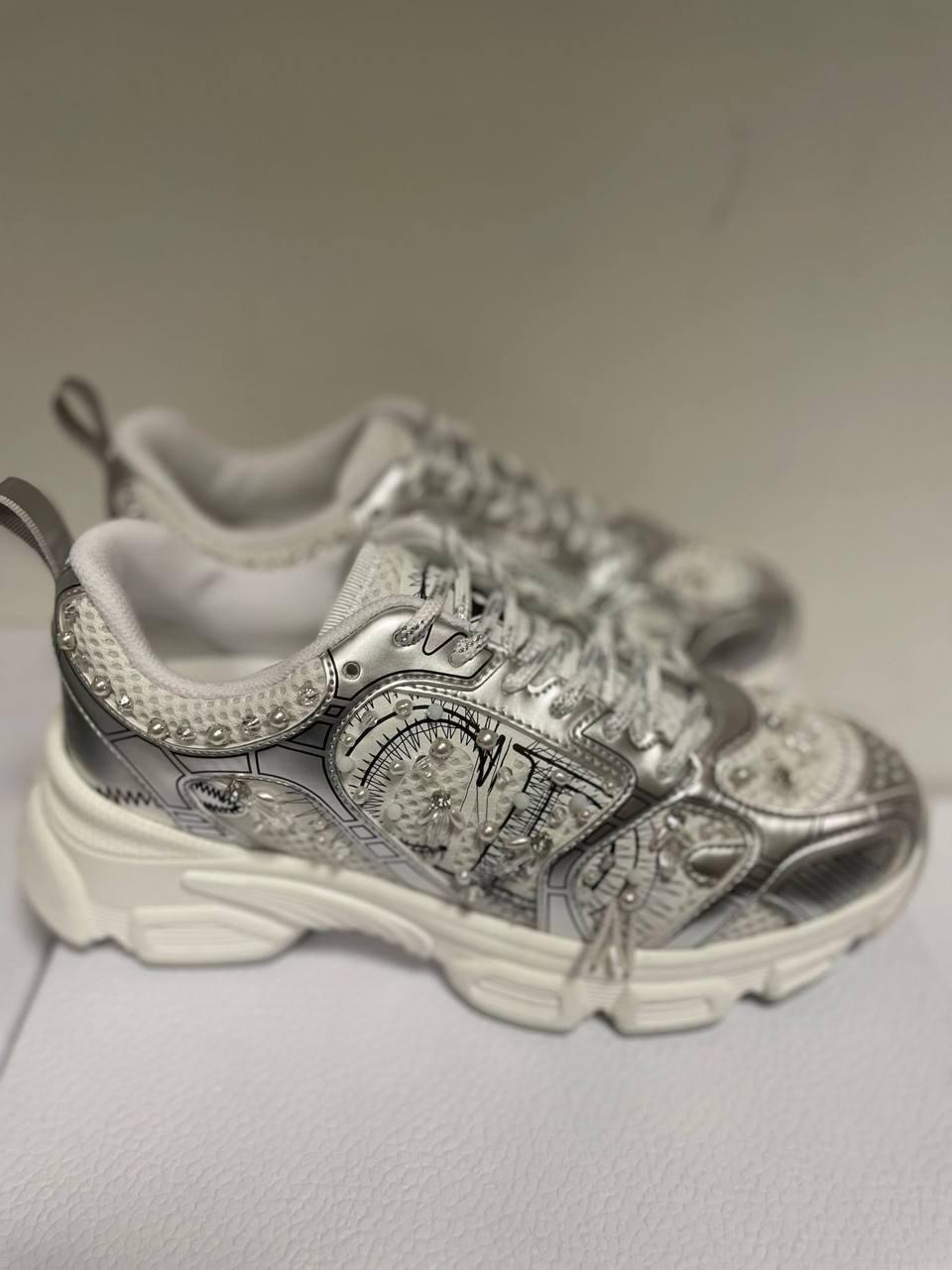 Кроссовки смотреть фото