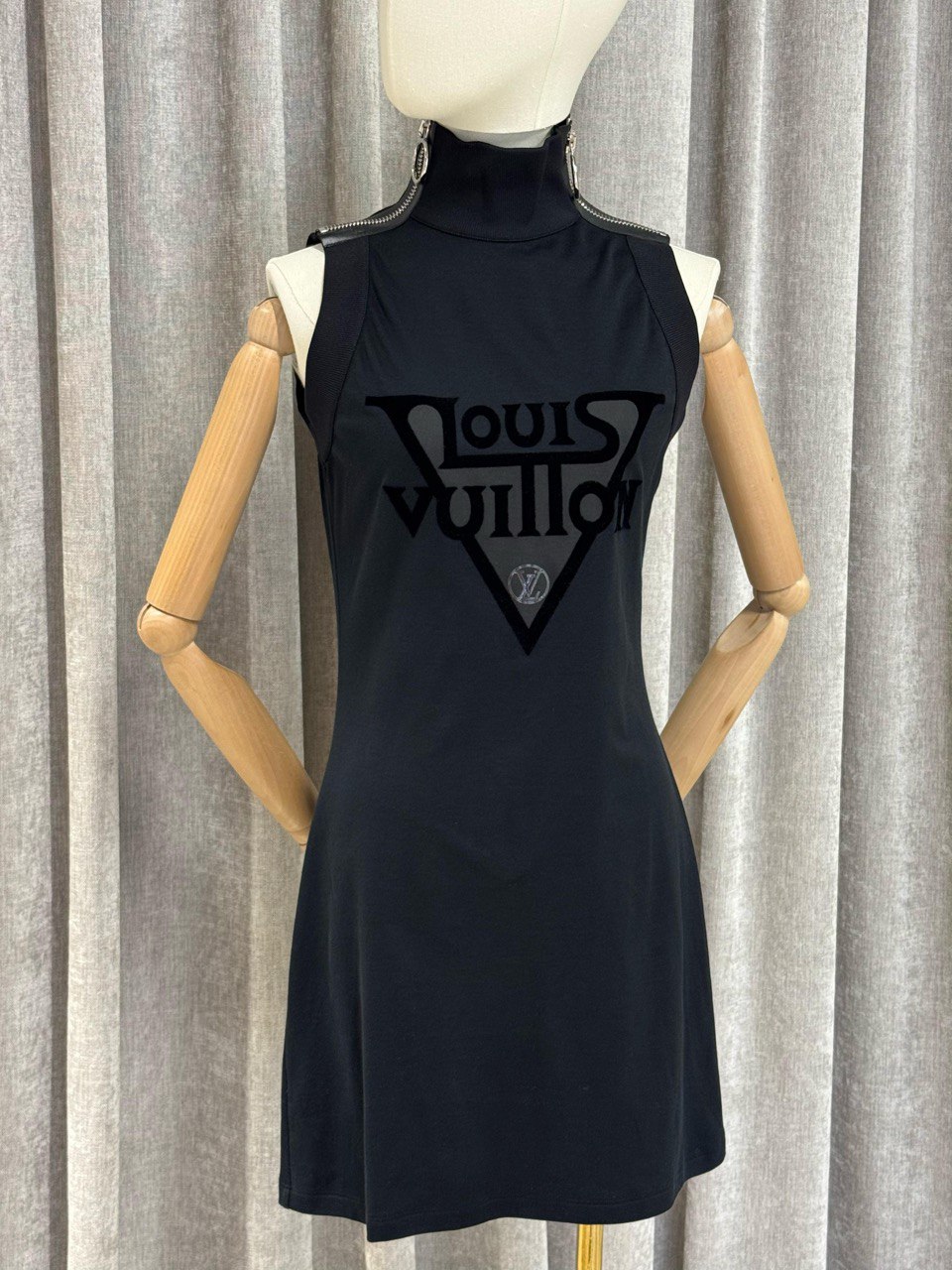Платье Louis Vuitton смотреть фото