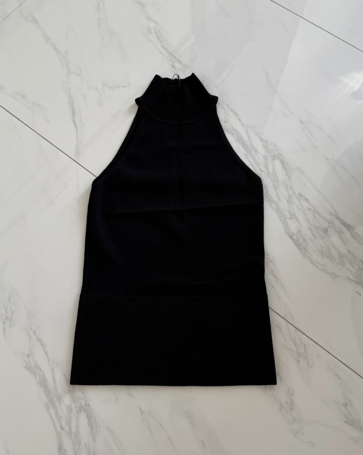 Топ Totême смотреть фото