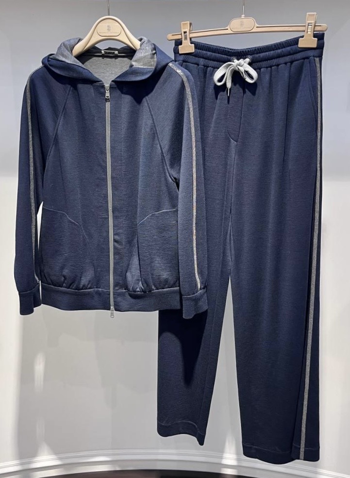 Спортивные костюмы смотреть фото