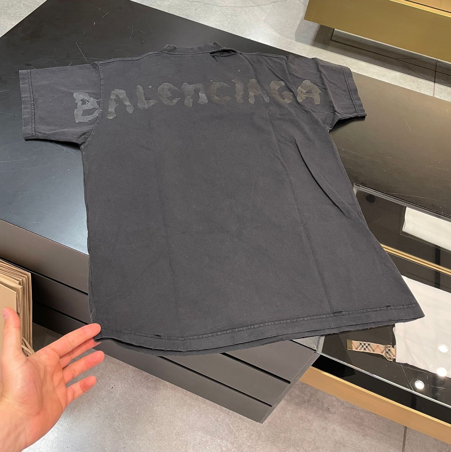 Футболка Balenciaga смотреть фото