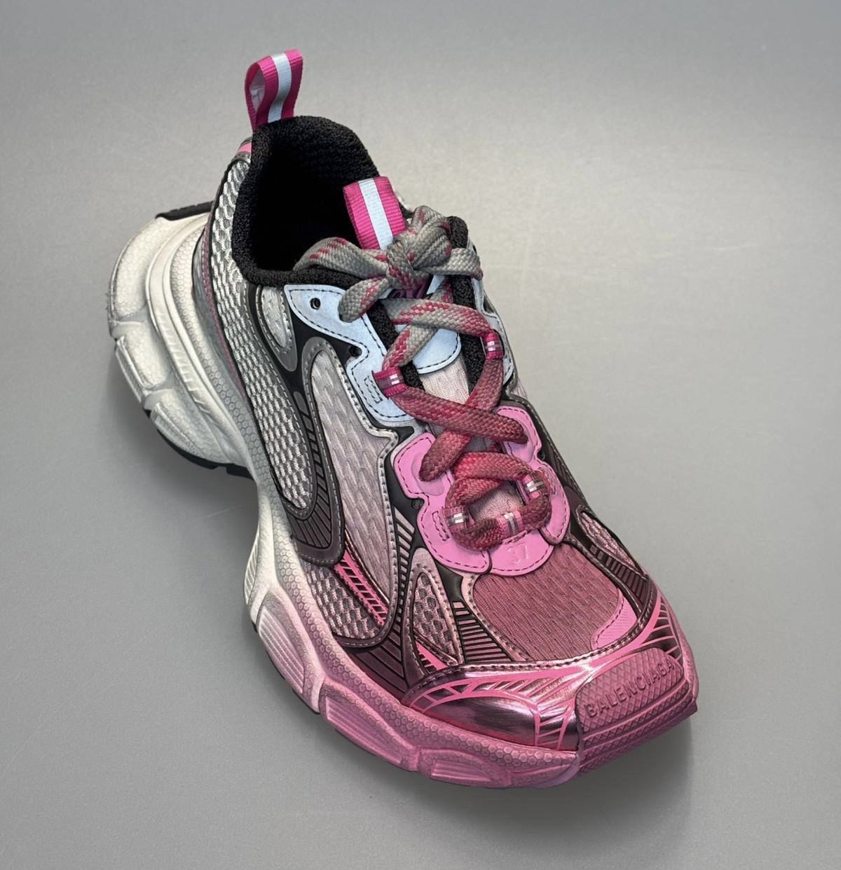 Кроссовки смотреть фото