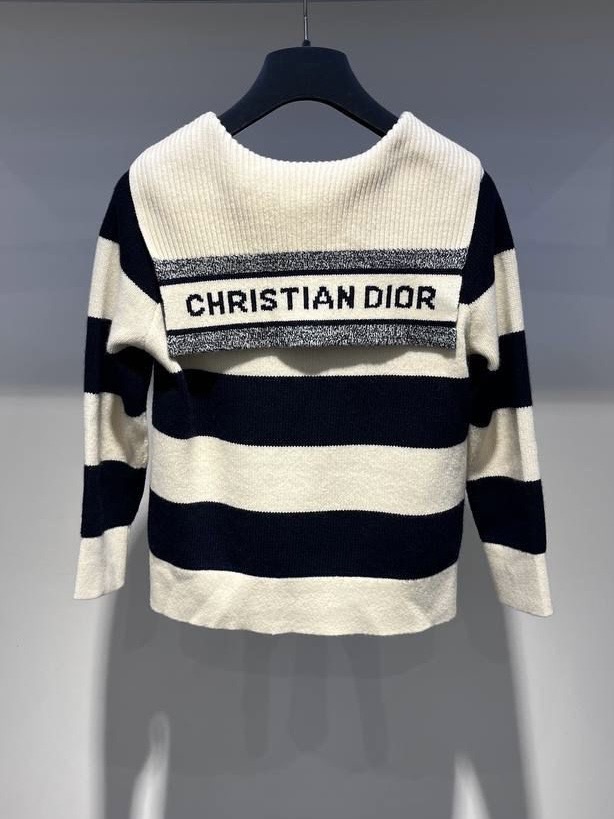 Свитер Свитер Christian Dior смотреть фото