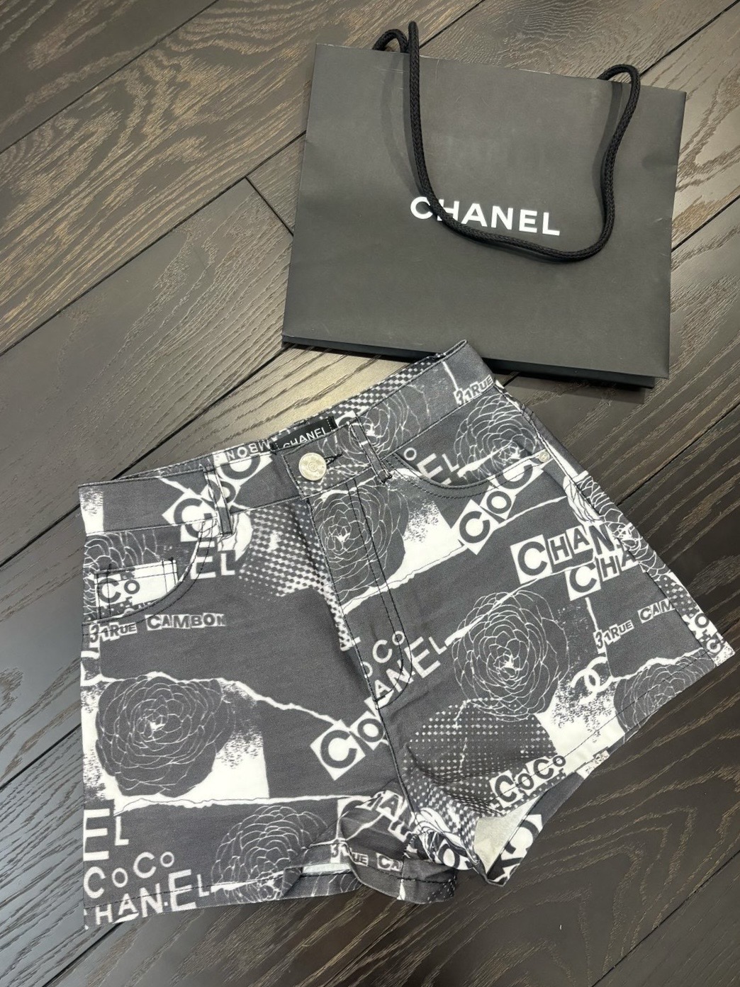 Шорты Chanel смотреть фото
