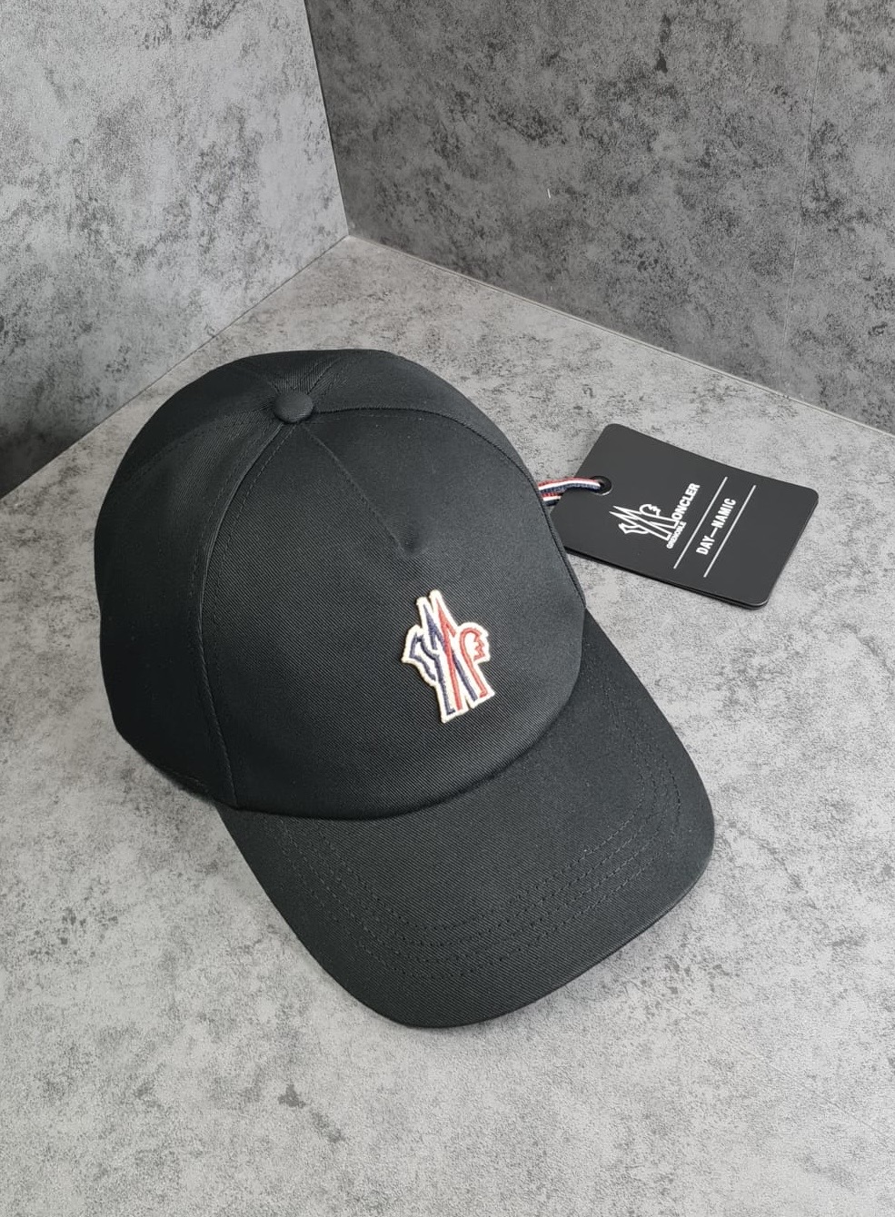 Кепка Moncler смотреть фото