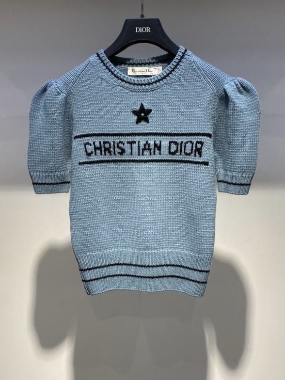 Кофта Christian Dior смотреть фото