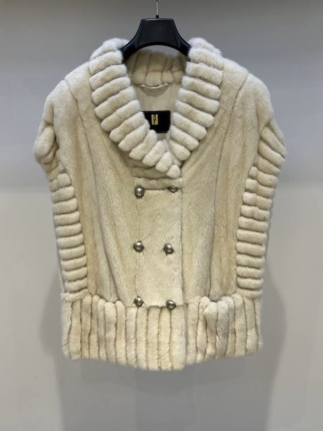 Жилетка смотреть фото