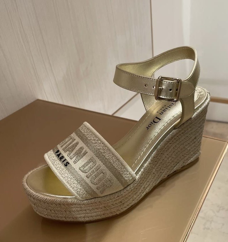 Босоножки смотреть фото