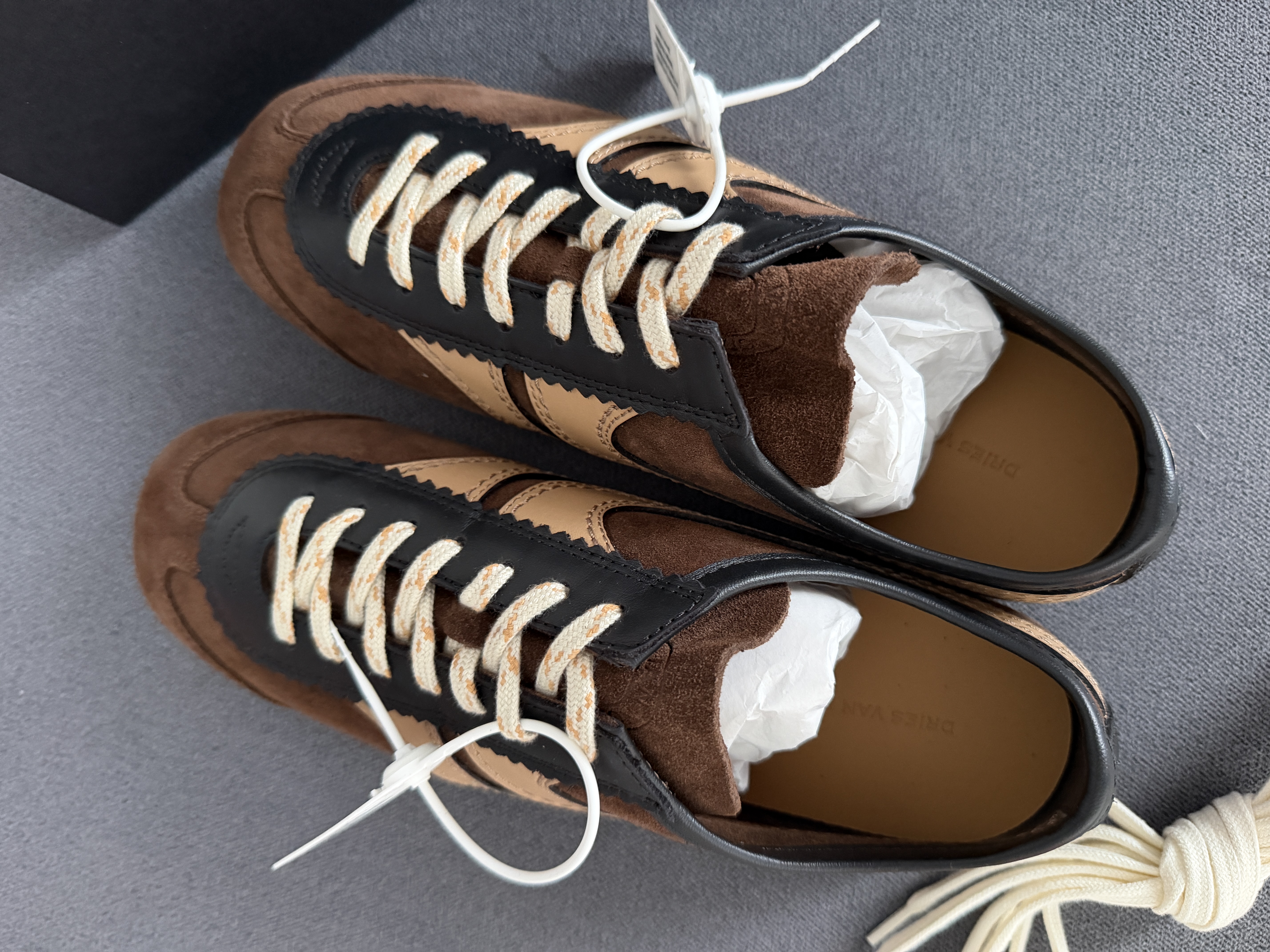 Кроссовки смотреть фото