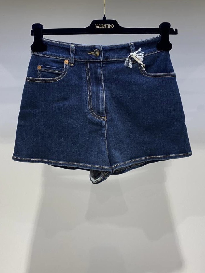 Джинсовые шорты Valentino смотреть фото