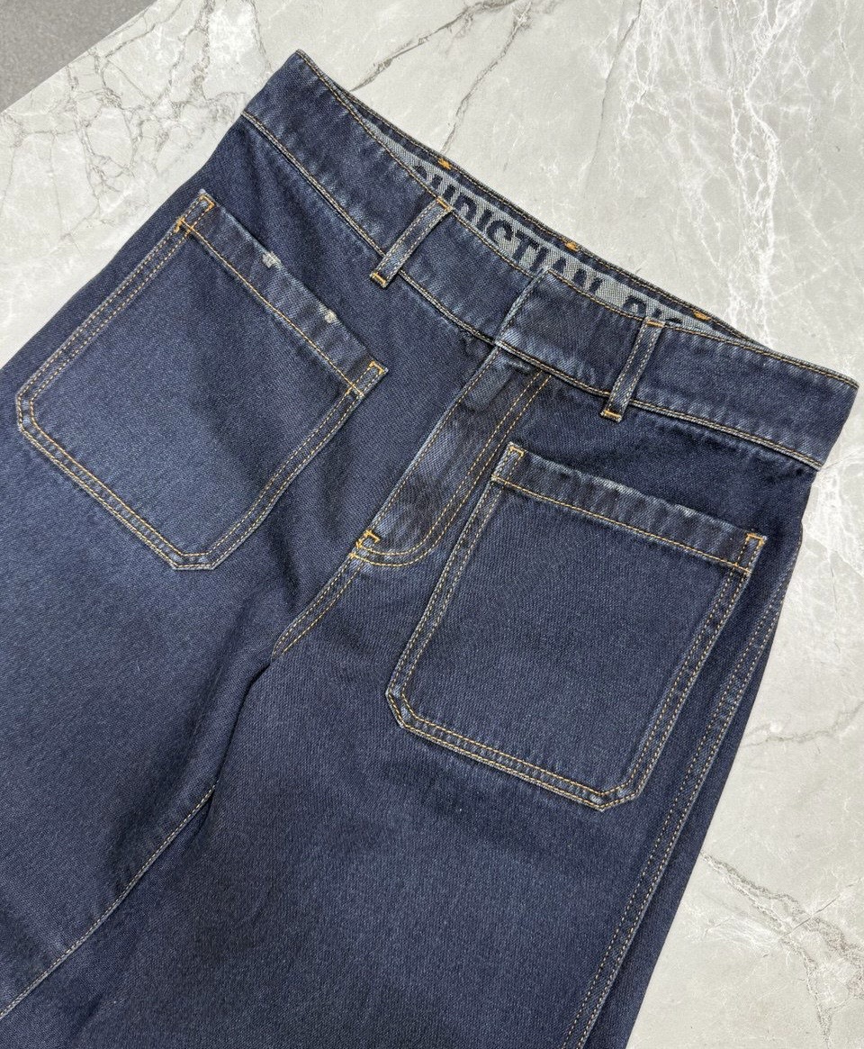 Джинсы Christian Dior смотреть фото