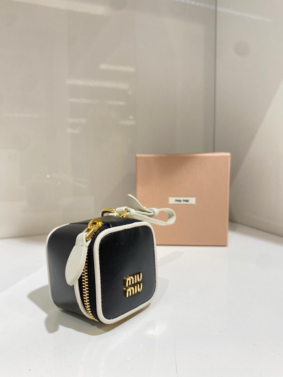 Брелок Miu Miu смотреть фото
