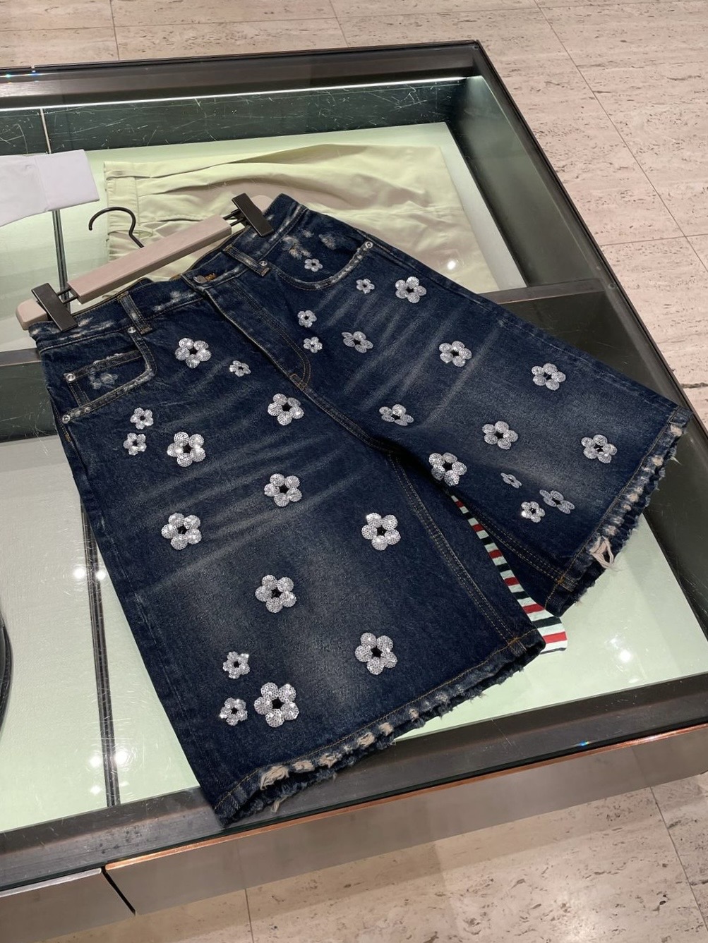 Джинсовые шорты Marc Jacobs смотреть фото