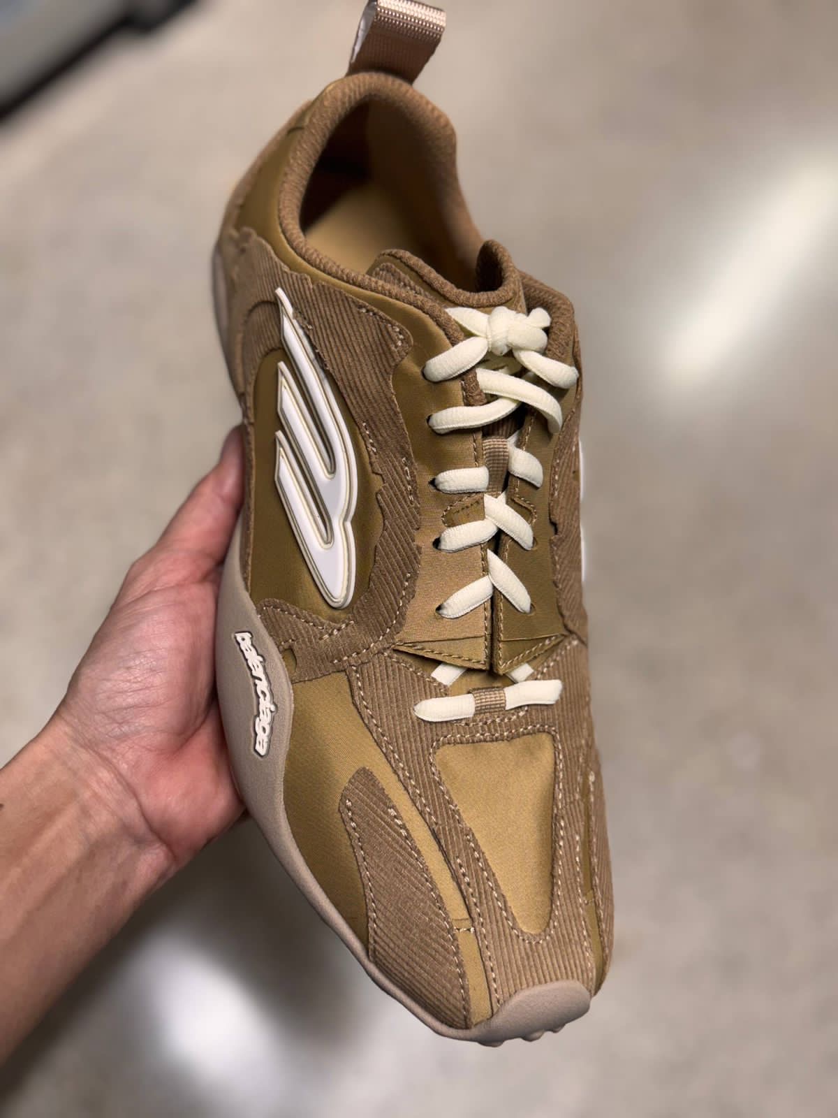 Кроссовки смотреть фото