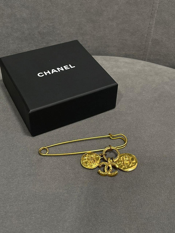 Chanel Булавка