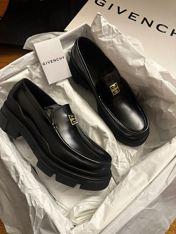 Givenchy Лоферы