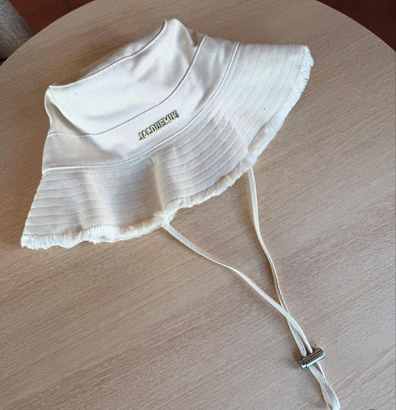 Jacquemus Панама