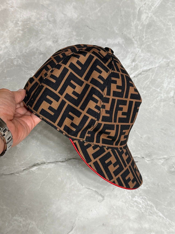Fendi Кепка