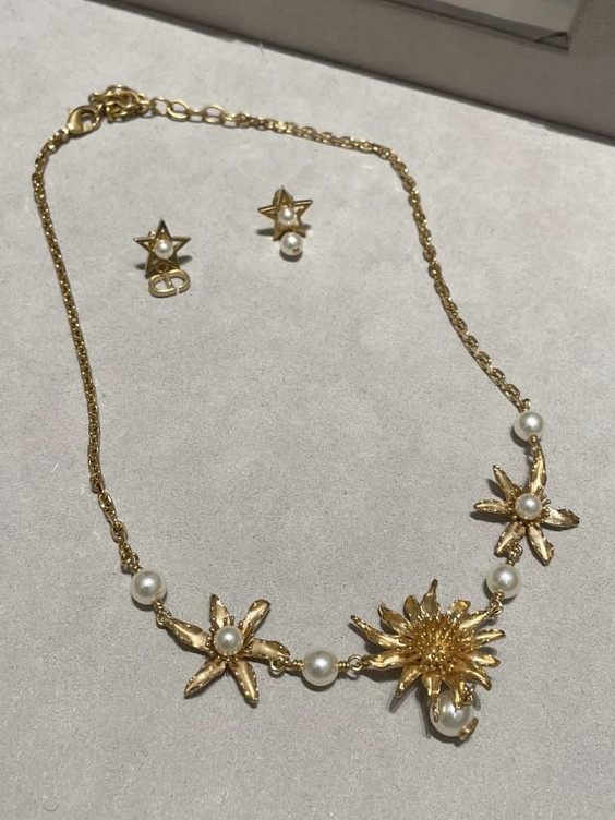 Christian Dior Подвеска