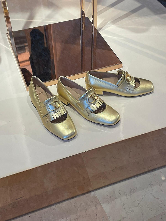 Valentino Лоферы