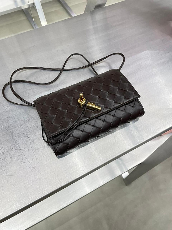 Bottega Veneta Клатч