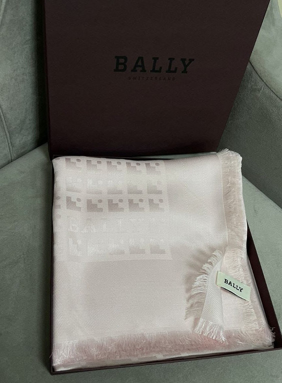 Bally Шаль