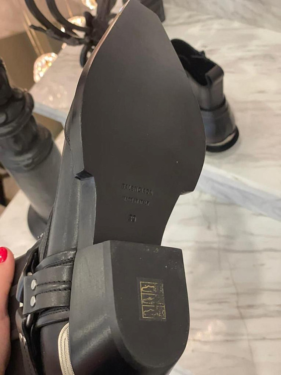 Balenciaga Казаки