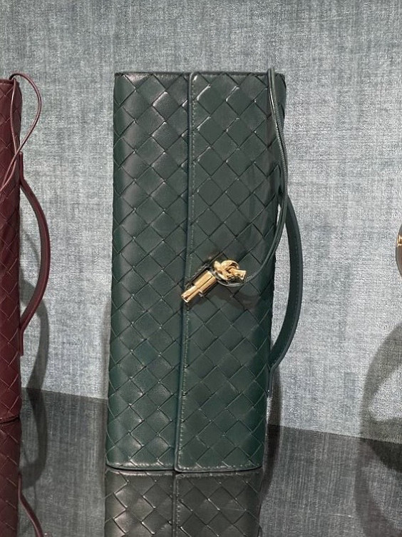 Bottega Veneta Клатч