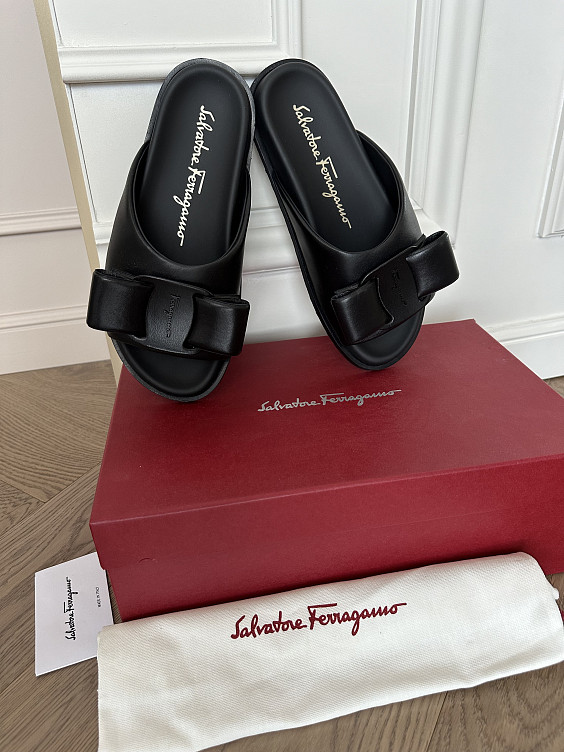 Salvatore Ferragamo Шлепки 