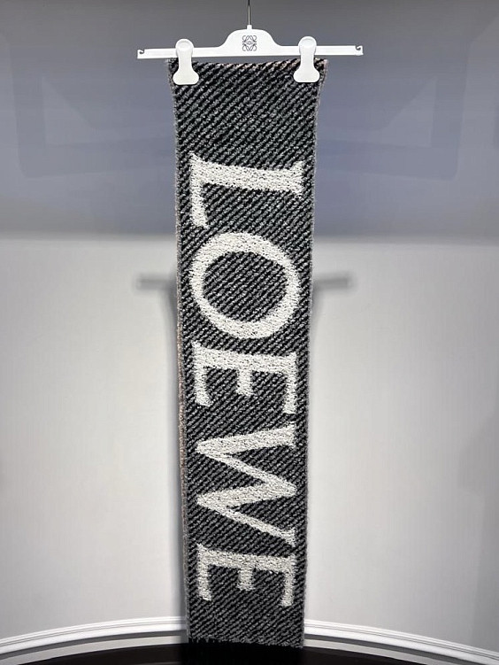 Loewe Шарф