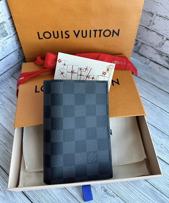 Louis Vuitton Обложка на паспорт