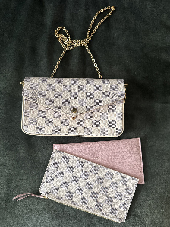 Louis Vuitton Клатч