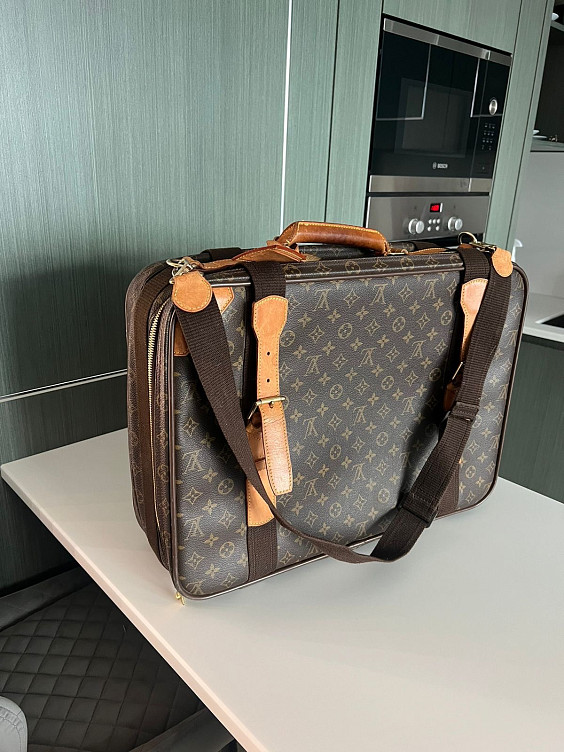 Louis Vuitton Чемодан