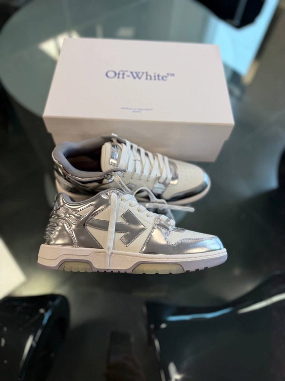 Off-white Кроссовки