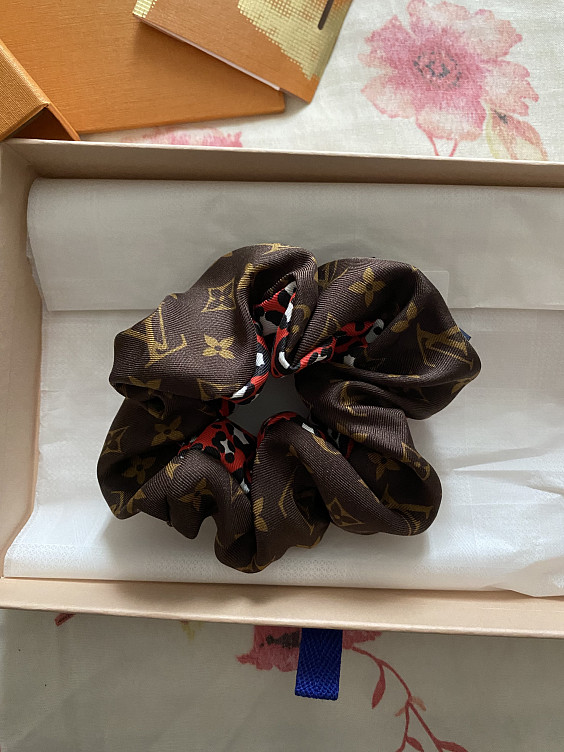 Louis Vuitton Резинка для волос