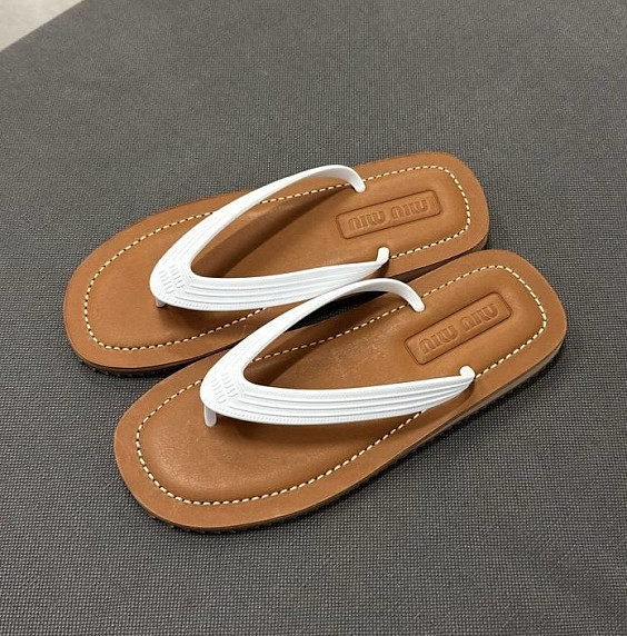 Miu Miu Шлёпки