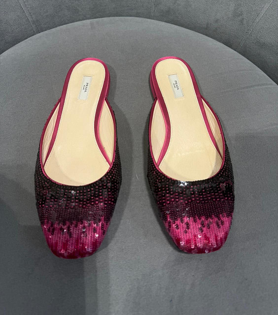 Prada Сабо