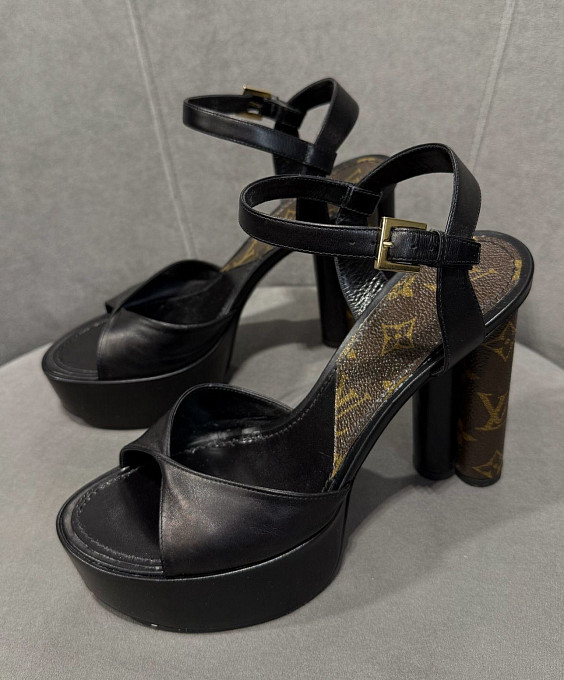 Louis Vuitton Босоножки