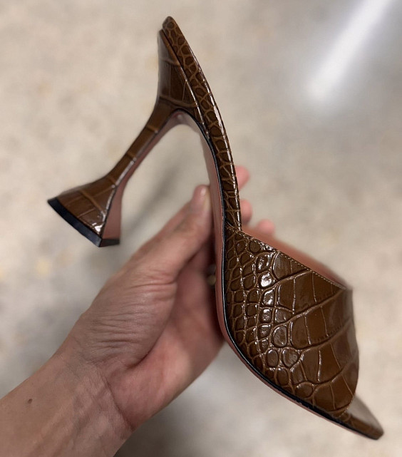 Amina Muaddi Мюли