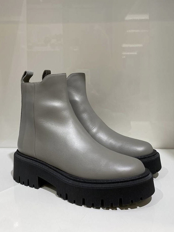 Lorena Antoniazzi Ботинки