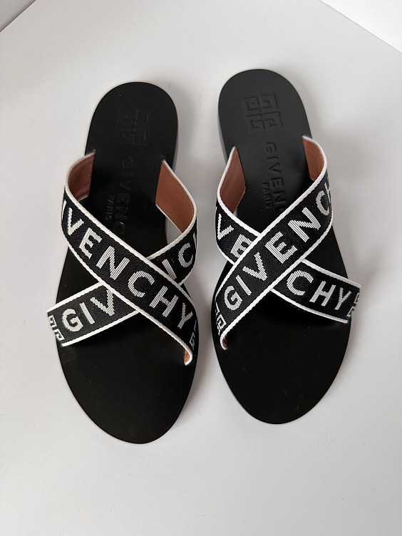 Givenchy Шлёпки