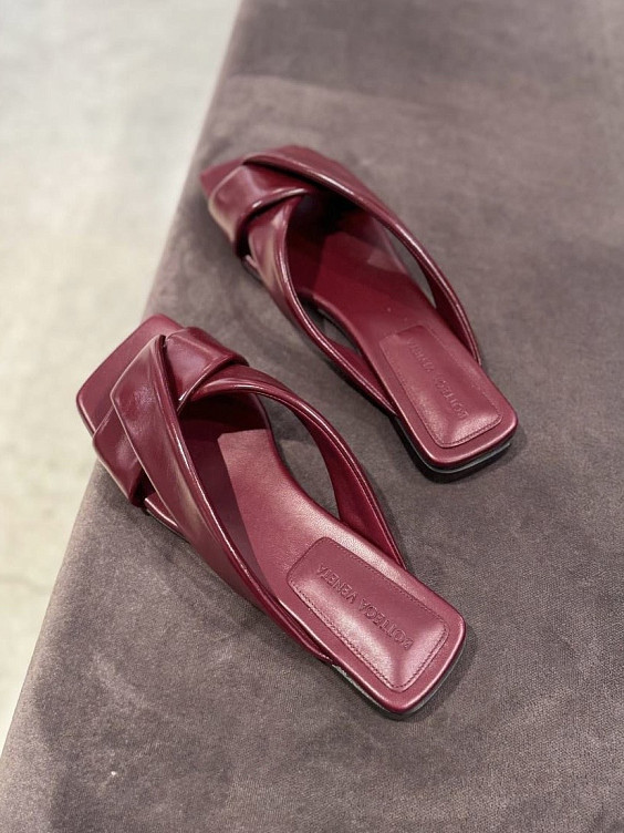 Bottega Veneta Сабо