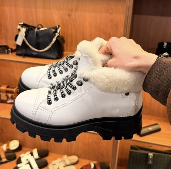 Miu Miu Ботинки