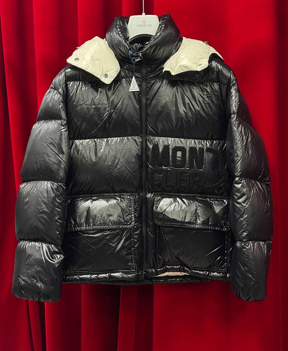 Moncler Пуховик