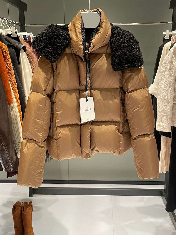 Moncler Пуховик