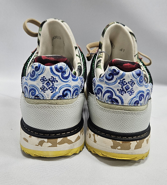 Кроссовки смотреть фото