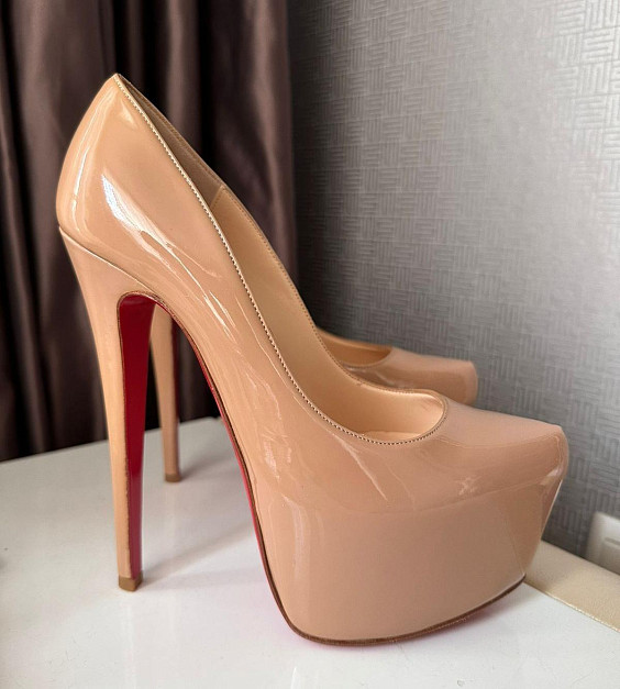 Christian Louboutin Туфли